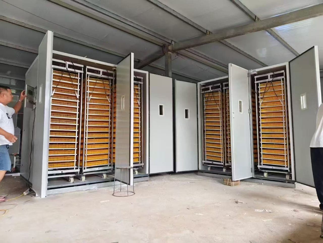 Industrial hatchery incubator units